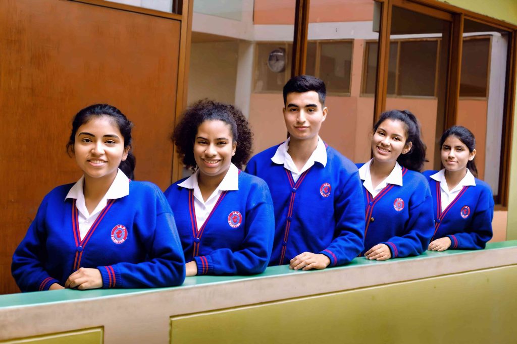 Estudiantes de secundaria de Colegio Talentos